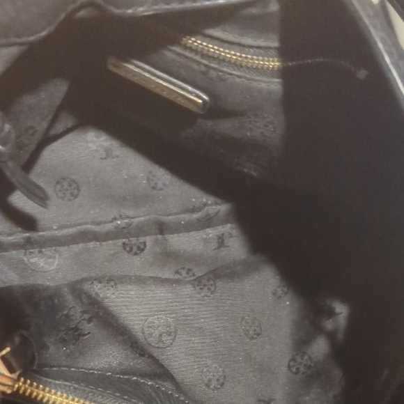 Tory Burch Black and Gold Shoulder Bag - Picture 3 of 4